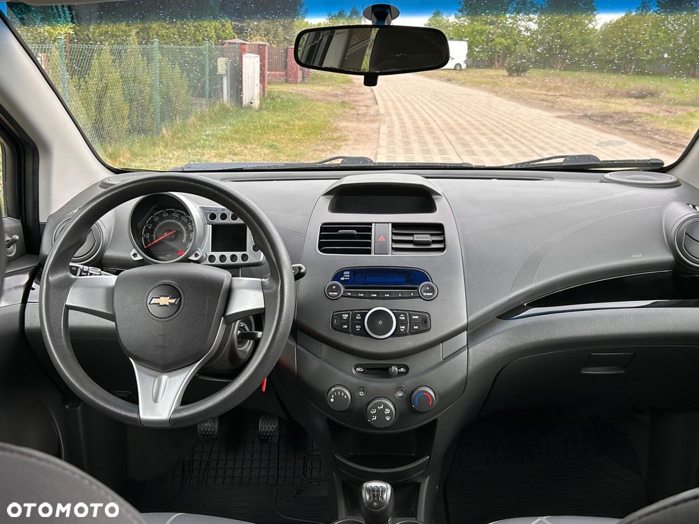 Chevrolet Spark 1.0 - 23