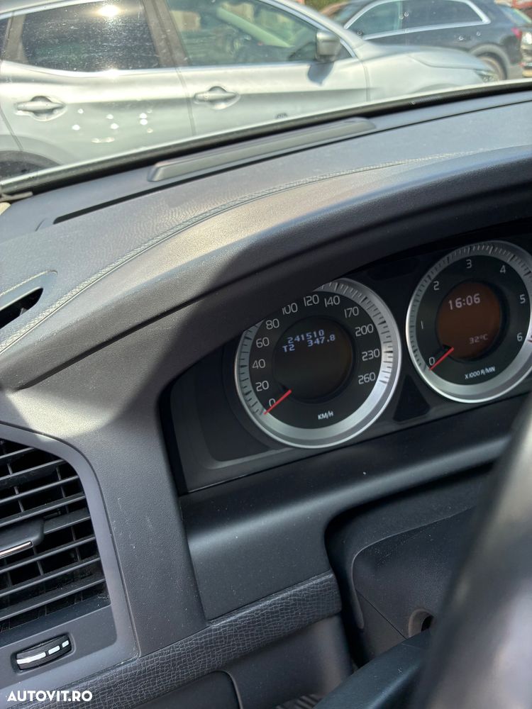 Volvo XC 60 D5AWD Ocean Race - 11