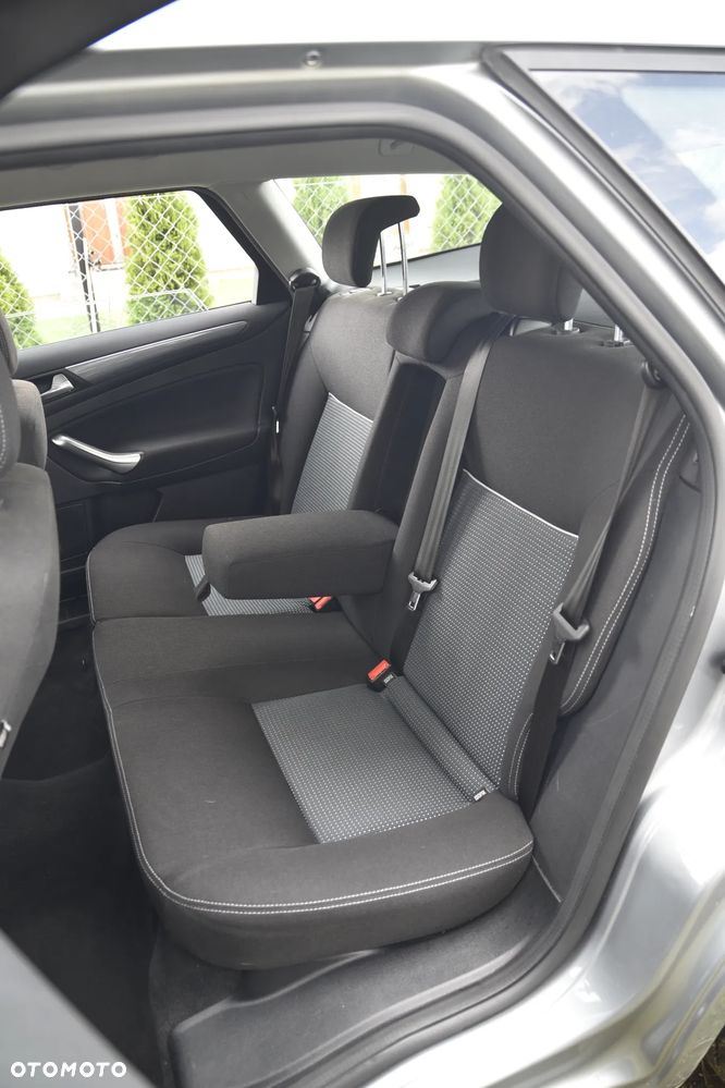 Ford Mondeo 2.0 TDCi Ambiente - 15