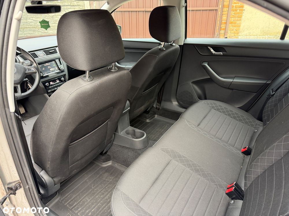 Skoda RAPID 1.4 TSI Style DSG - 13