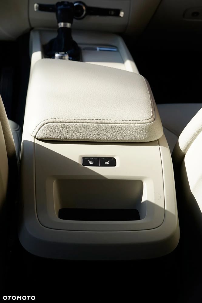 Volvo XC 60 T6 AWD Geartronic Momentum - 15