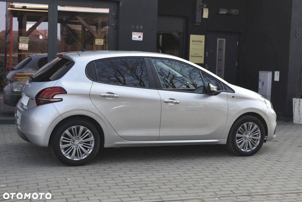 Peugeot 208 - 29