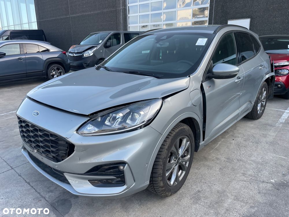 Ford Kuga - 1