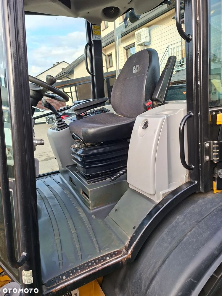 Caterpillar CAT 906 M - 31