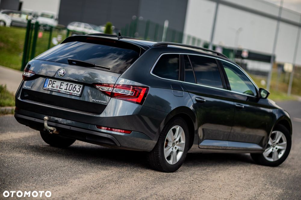Skoda Superb 2.0 TDI DSG Ambition - 18