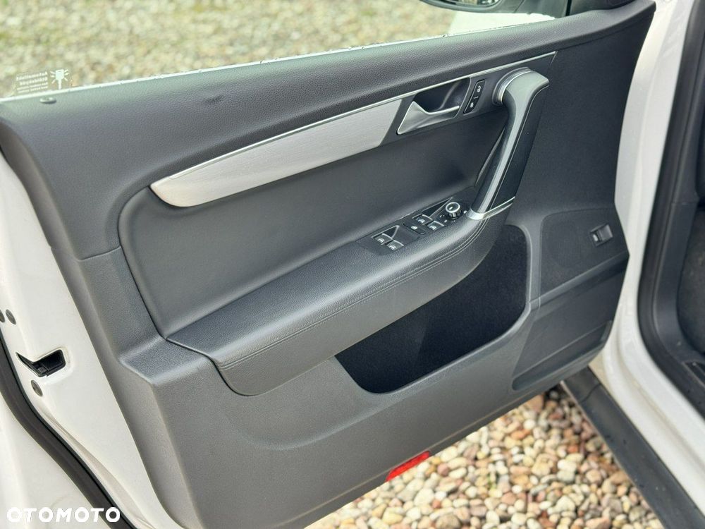 Volkswagen Passat Alltrack - 16