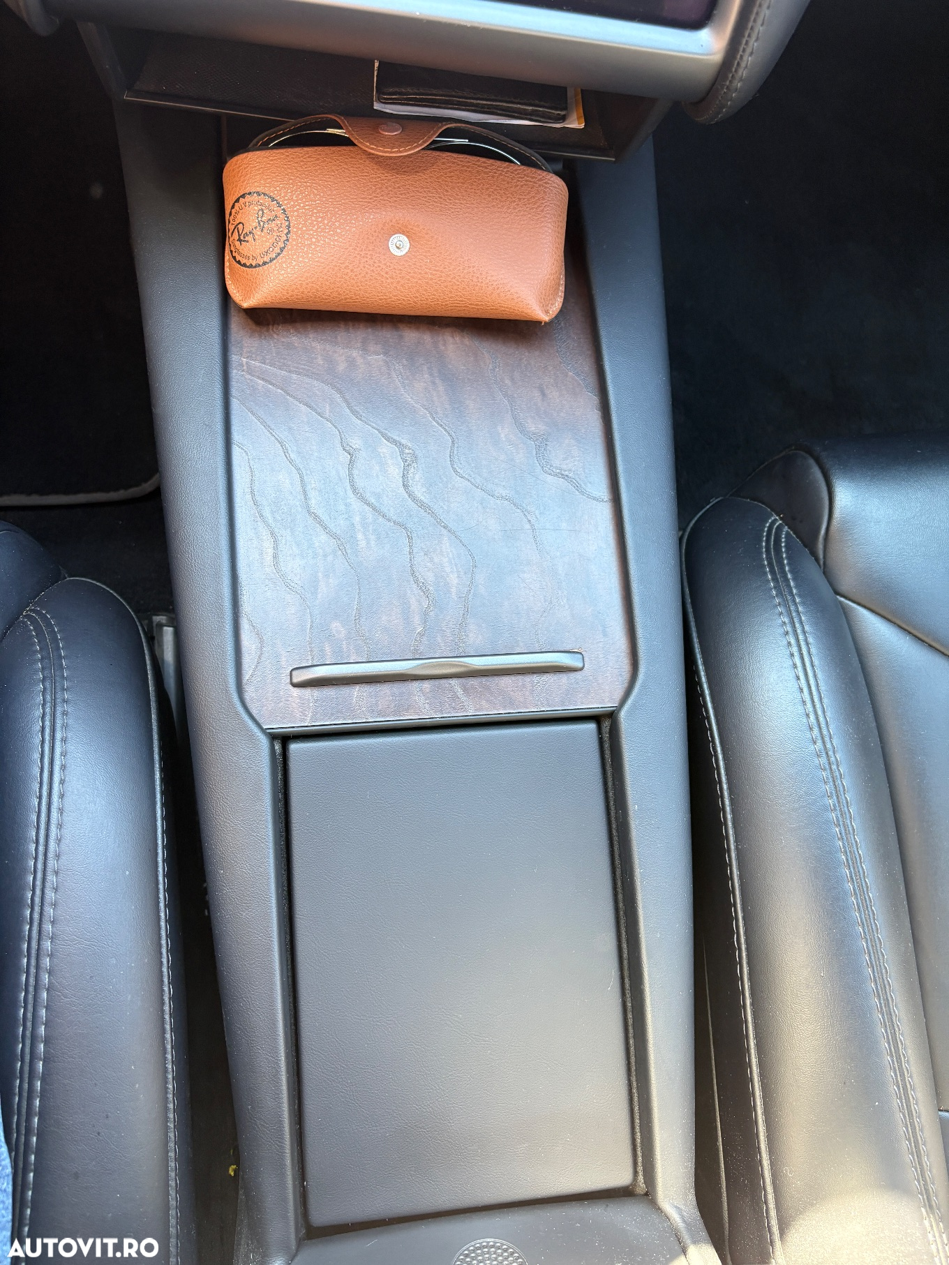Tesla Model S - 10