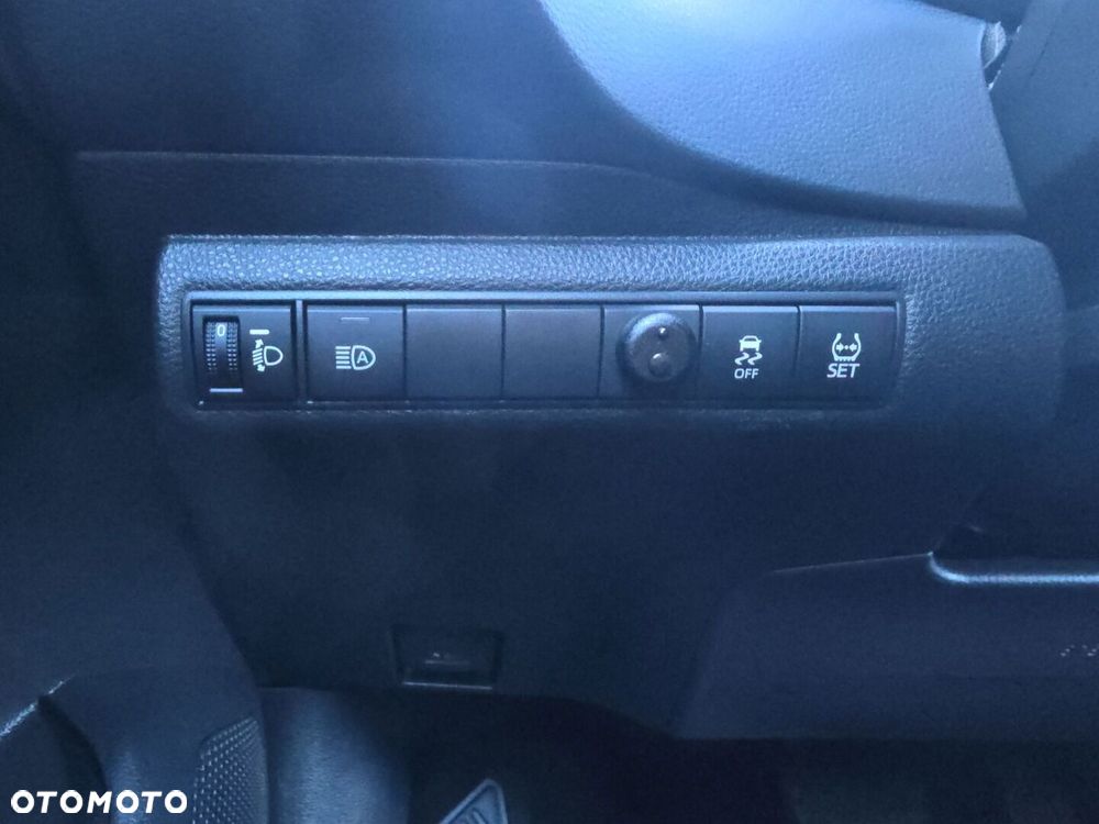 Toyota Corolla - 22