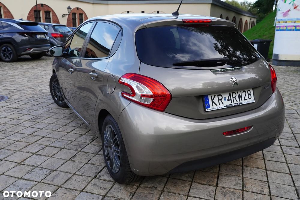 Peugeot 208 - 3
