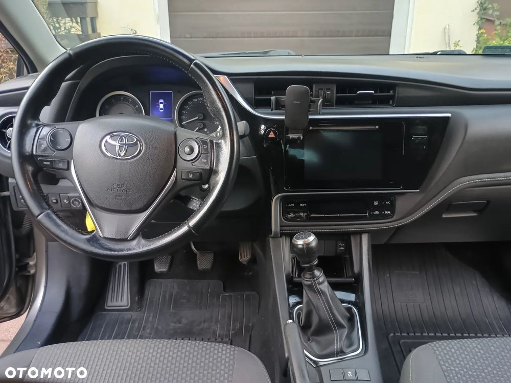 Toyota Corolla 1.6 Comfort - 11