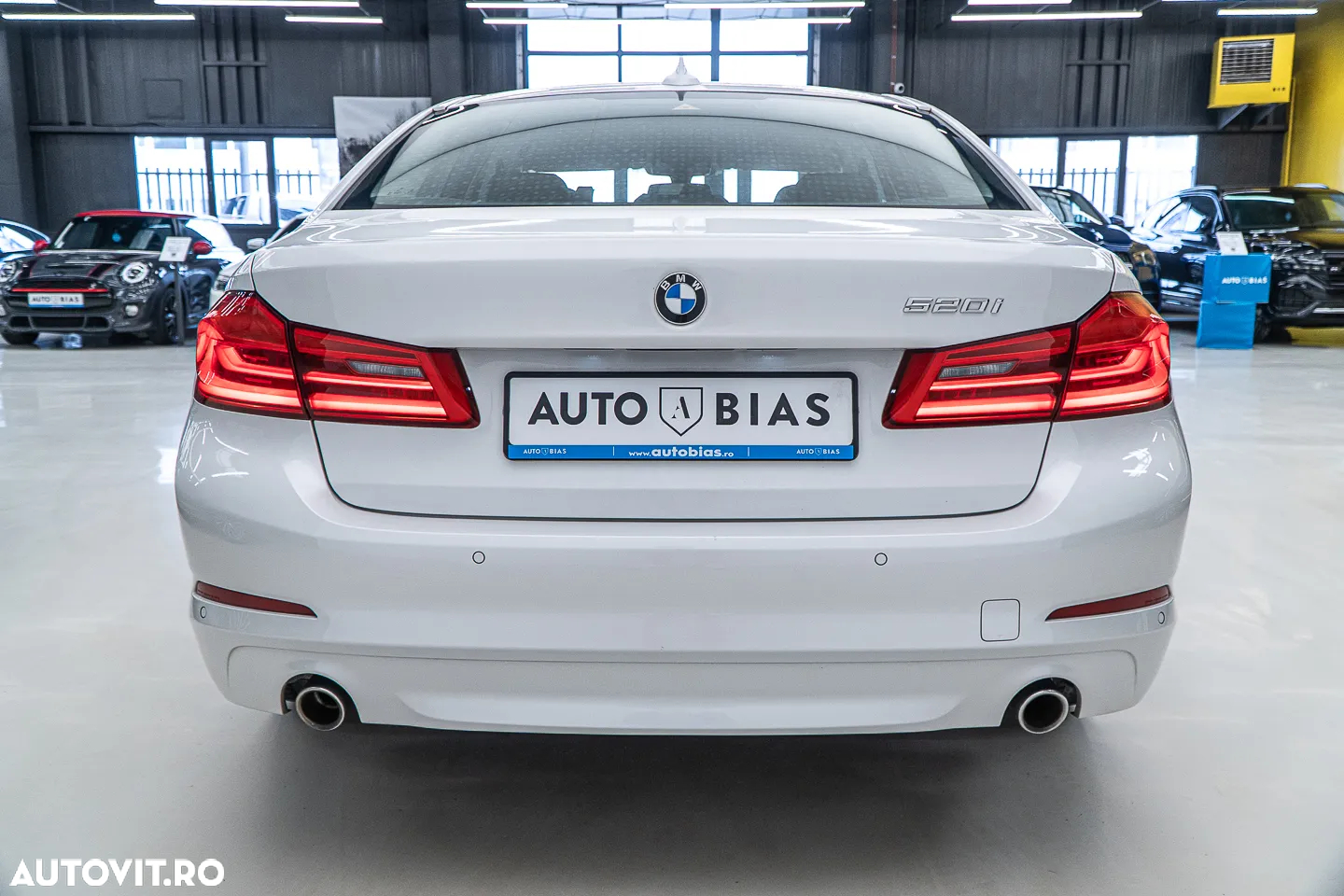 BMW Seria 5 520i Aut. Sport Line - 25