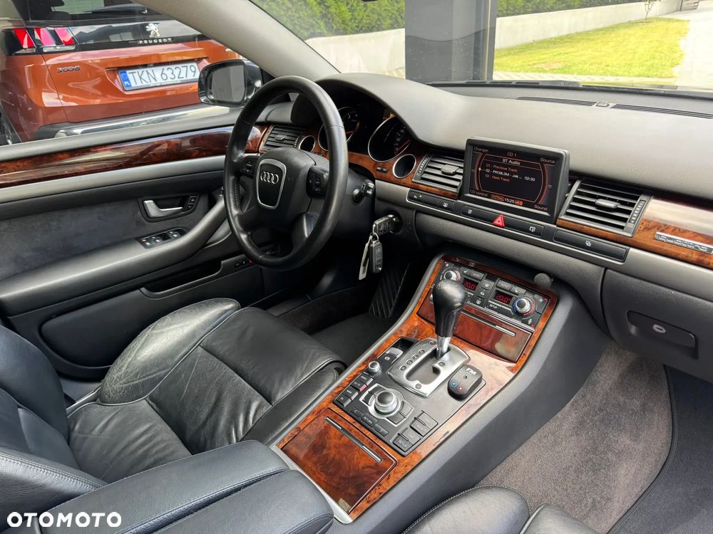 Audi A8 4.2 quattro Langversion - 26