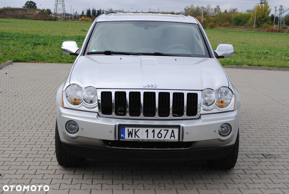 Jeep Grand Cherokee - 35