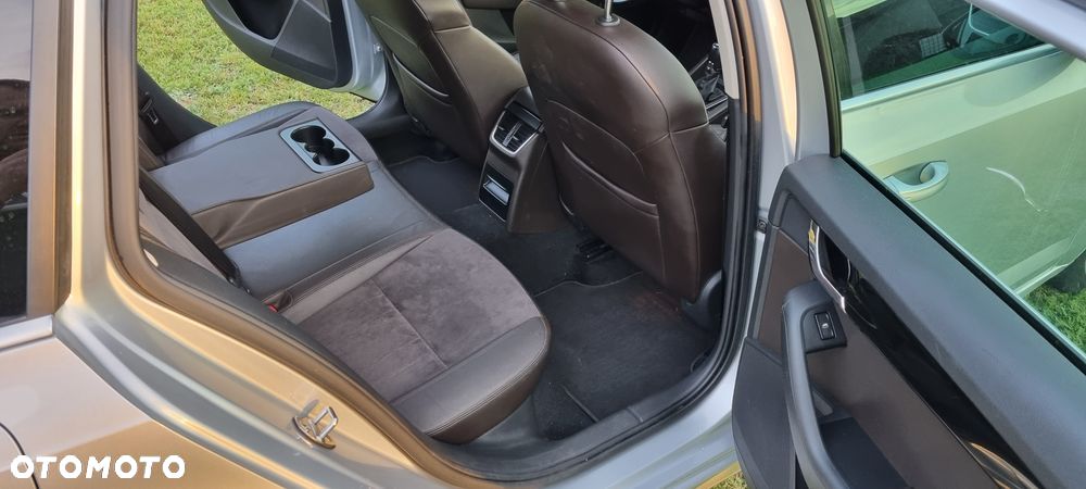 Skoda Octavia 2.0 TDI L&K DSG - 9