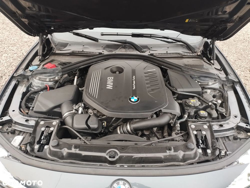 BMW Seria 3 340i GPF xDrive M Sport Shadow sport - 26