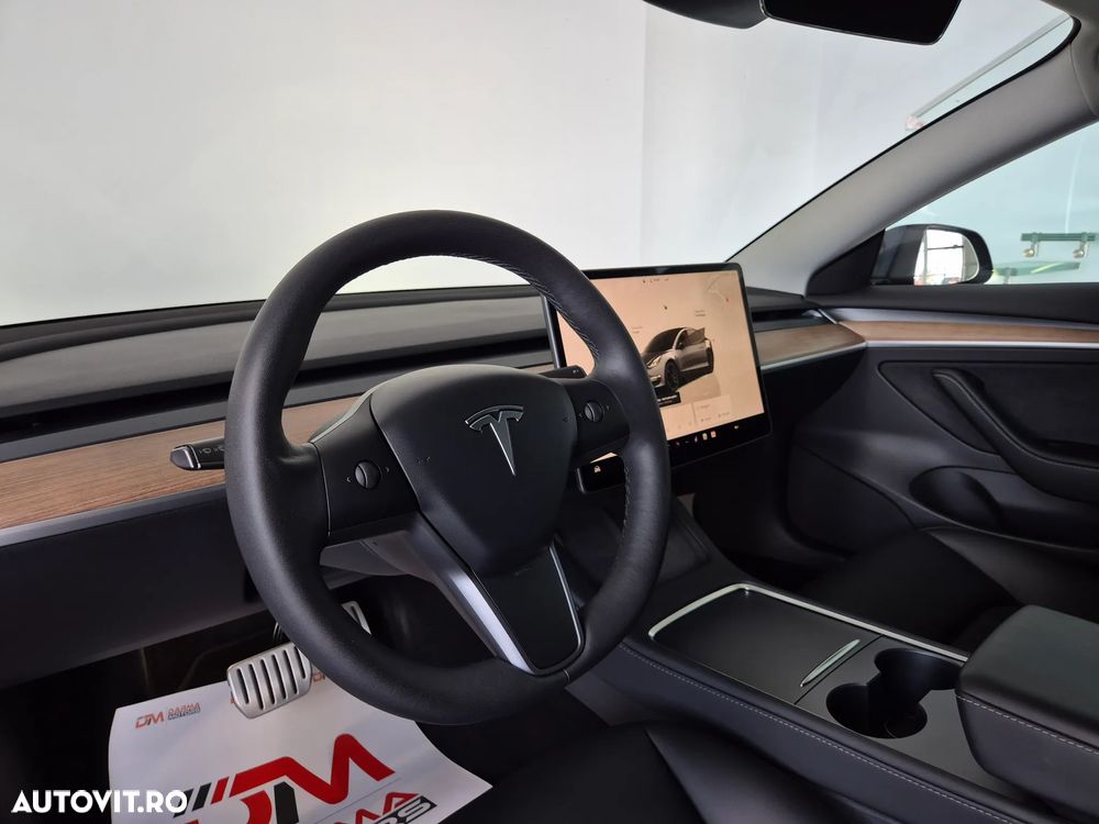 Tesla Model 3 Performance - 10