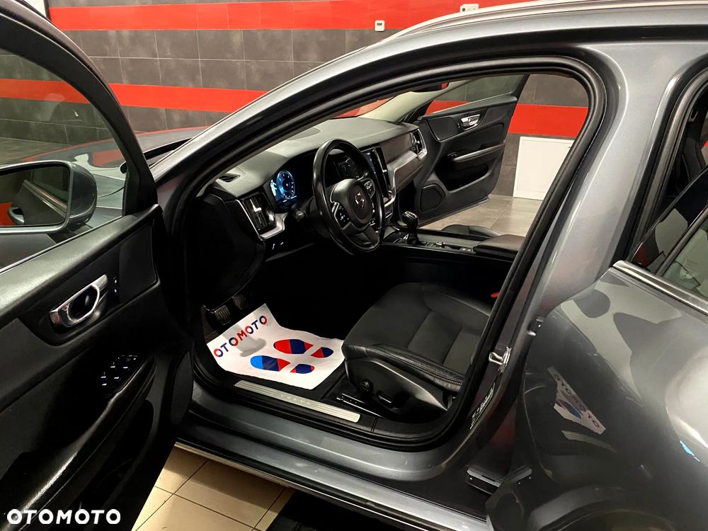 Volvo V60 D3 Momentum - 20