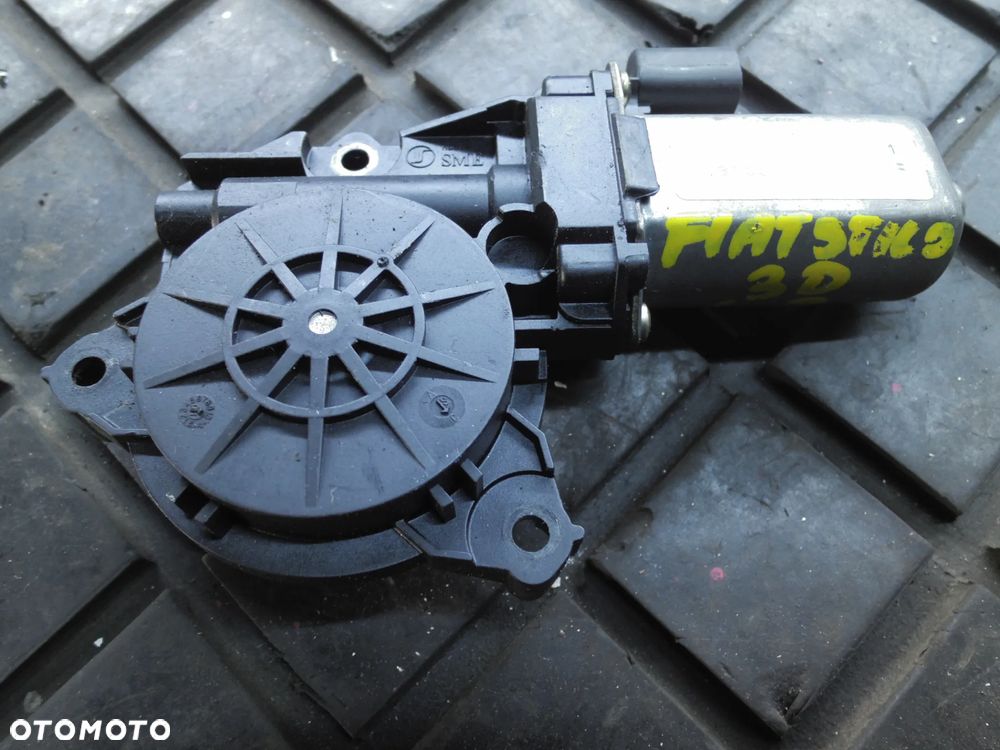 FIAT STILO SILNICZEK SZYBY LEWY PRZÓD 50002601 POSIADAM 2 SZTUKI - 4
