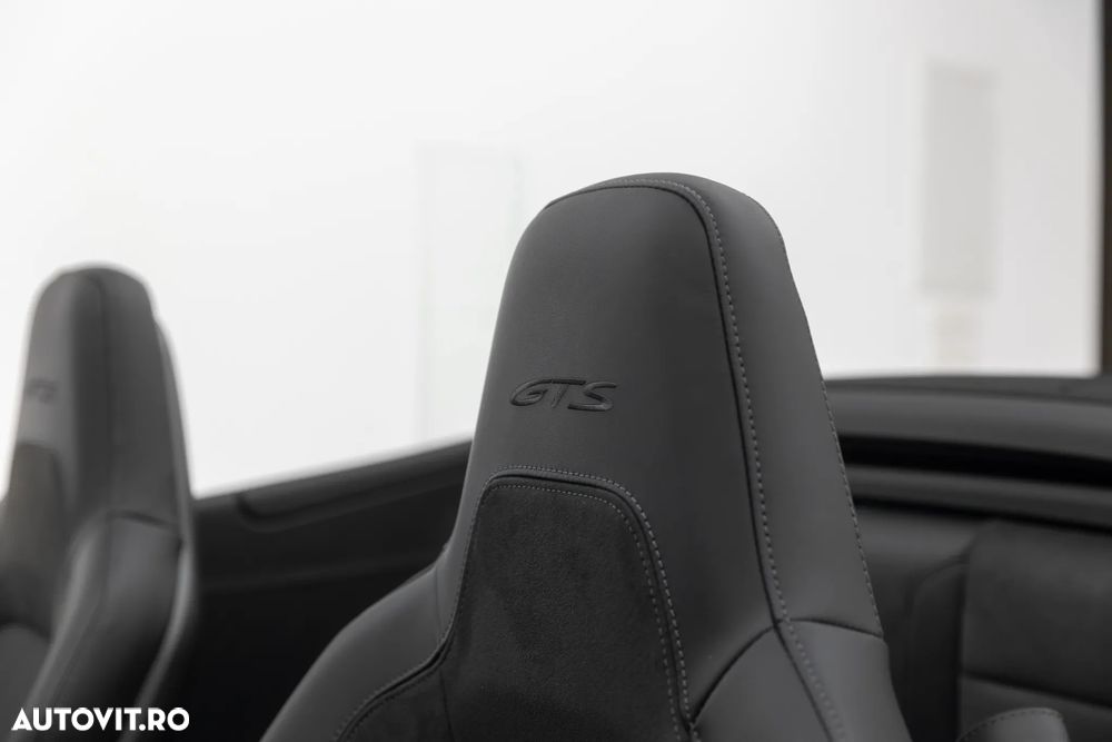 Porsche 911 Carrera GTS PDK - 30