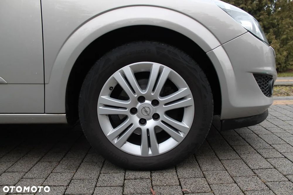 Opel Astra 1.7 CDTI DPF Innovation 110 Jahre - 12