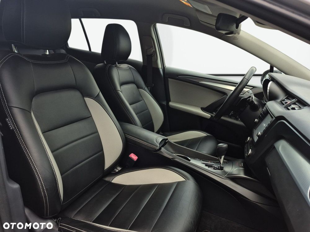 Toyota Avensis 1.8 Prestige MS - 16