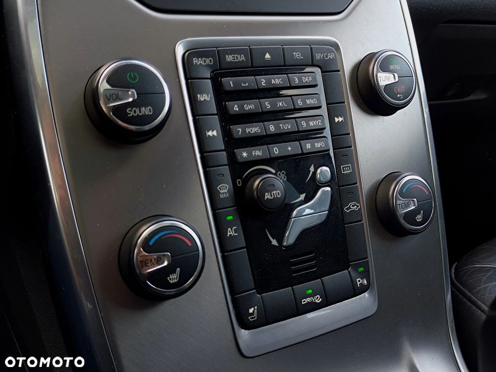 Volvo V70 D3 Summum - 17
