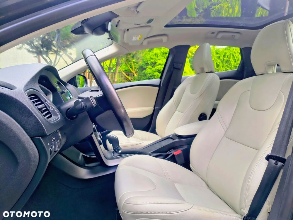 Volvo V40 D4 Geartronic Kinetic - 27
