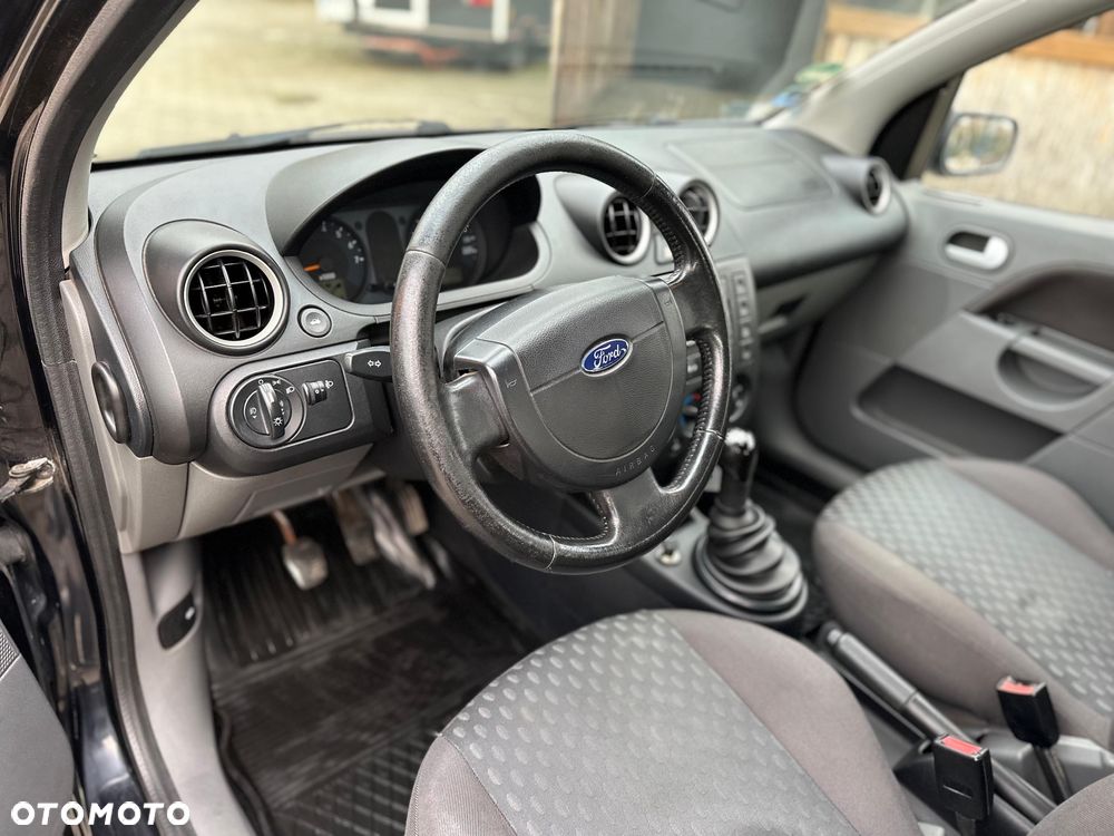 Ford Fiesta - 8