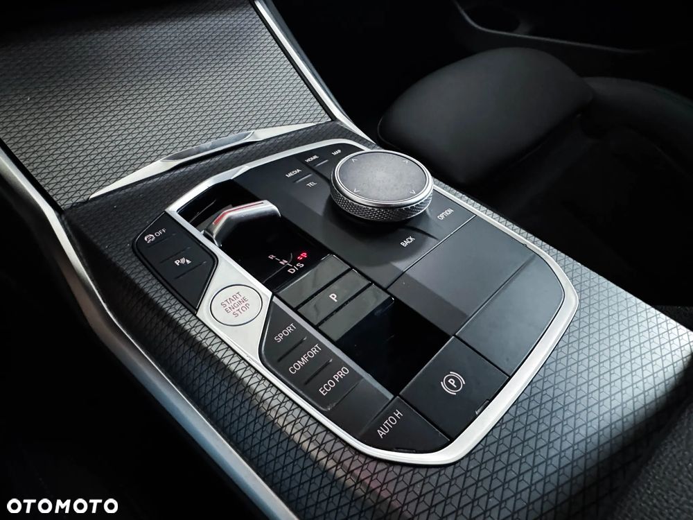 BMW Seria 3 320d xDrive M Sport Shadow - 27