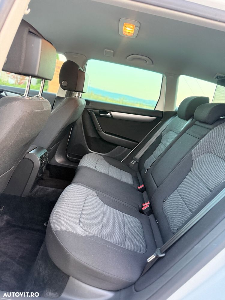 Volkswagen Passat 2.0 TDI BlueMotion Technology Exclusive - 8