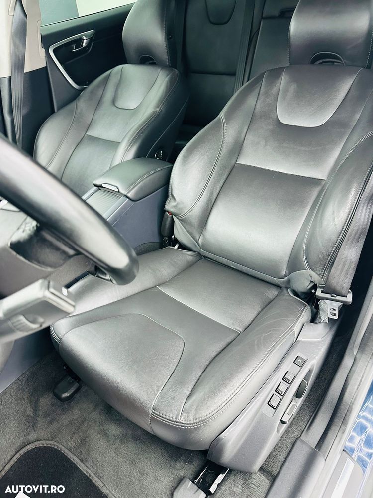 Volvo XC 60 D3 Geartronic Summum - 22