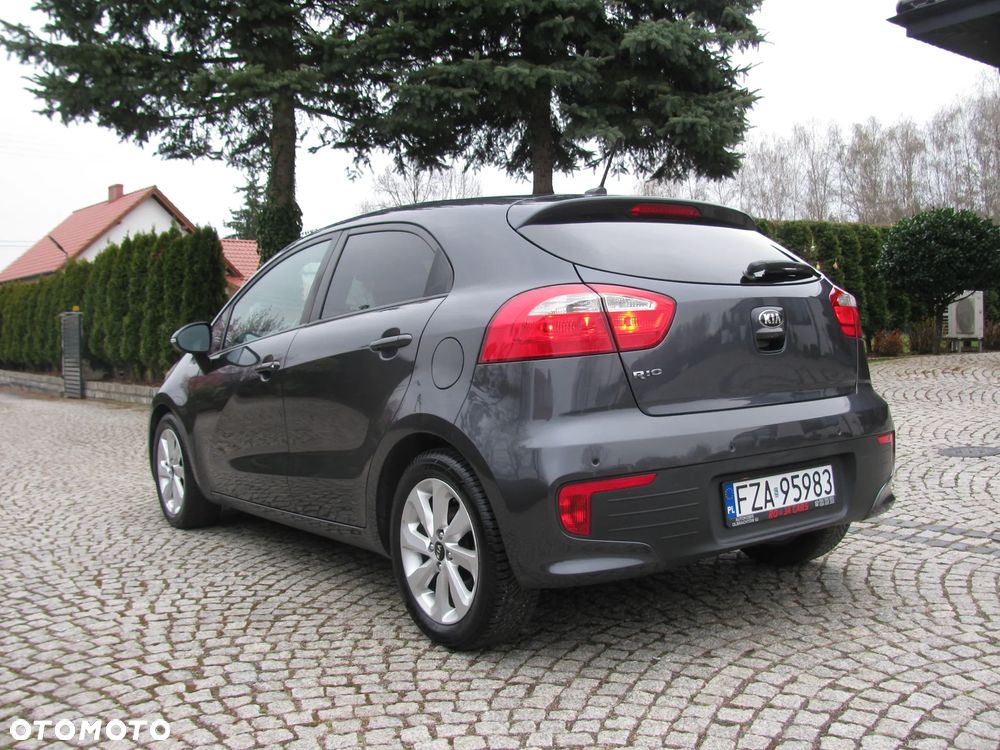 Kia Rio 1.2 Dream Team Edition - 33