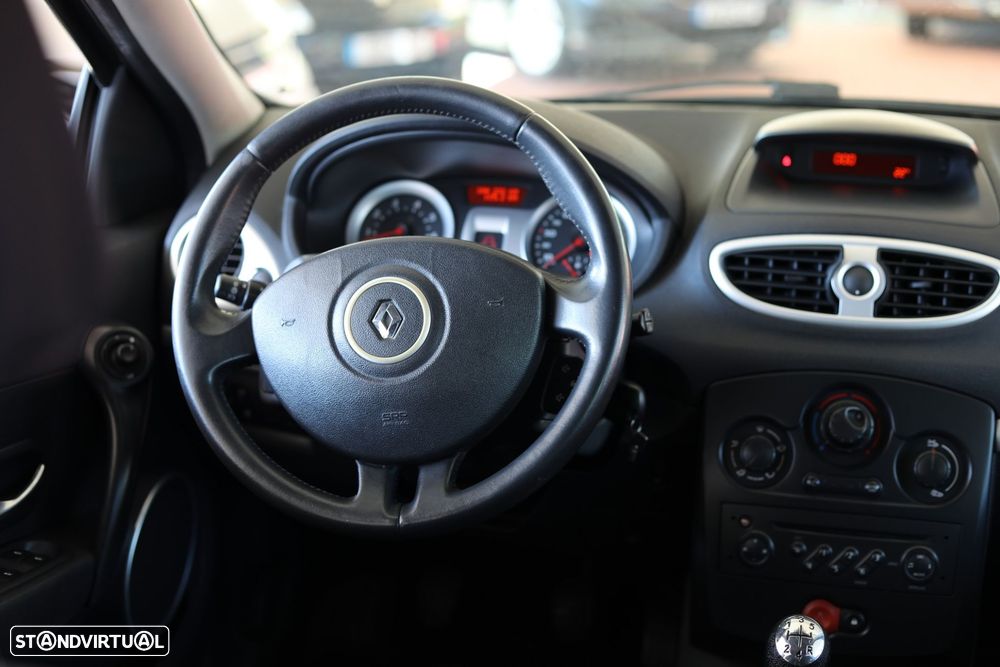 Renault Clio 1.2 16V Confort - 10