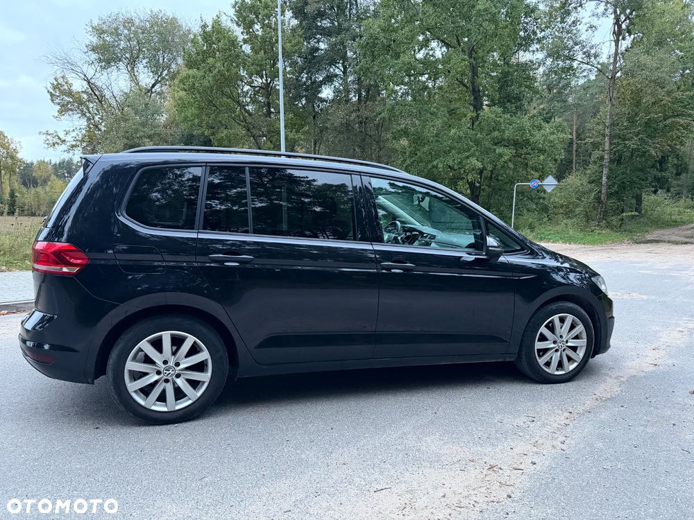 Volkswagen Touran - 4