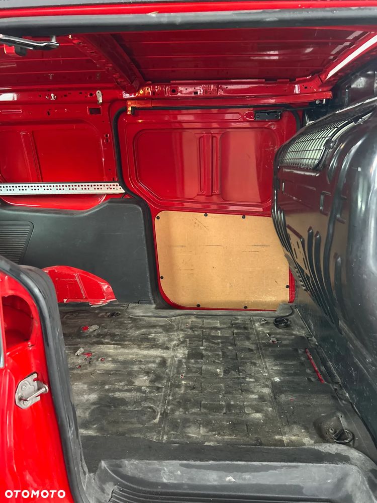 Ford Transit Connect - 8