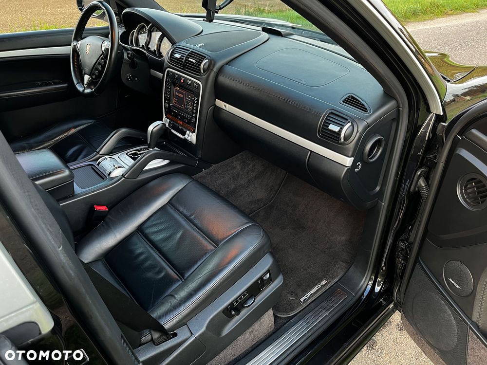 Porsche Cayenne - 19