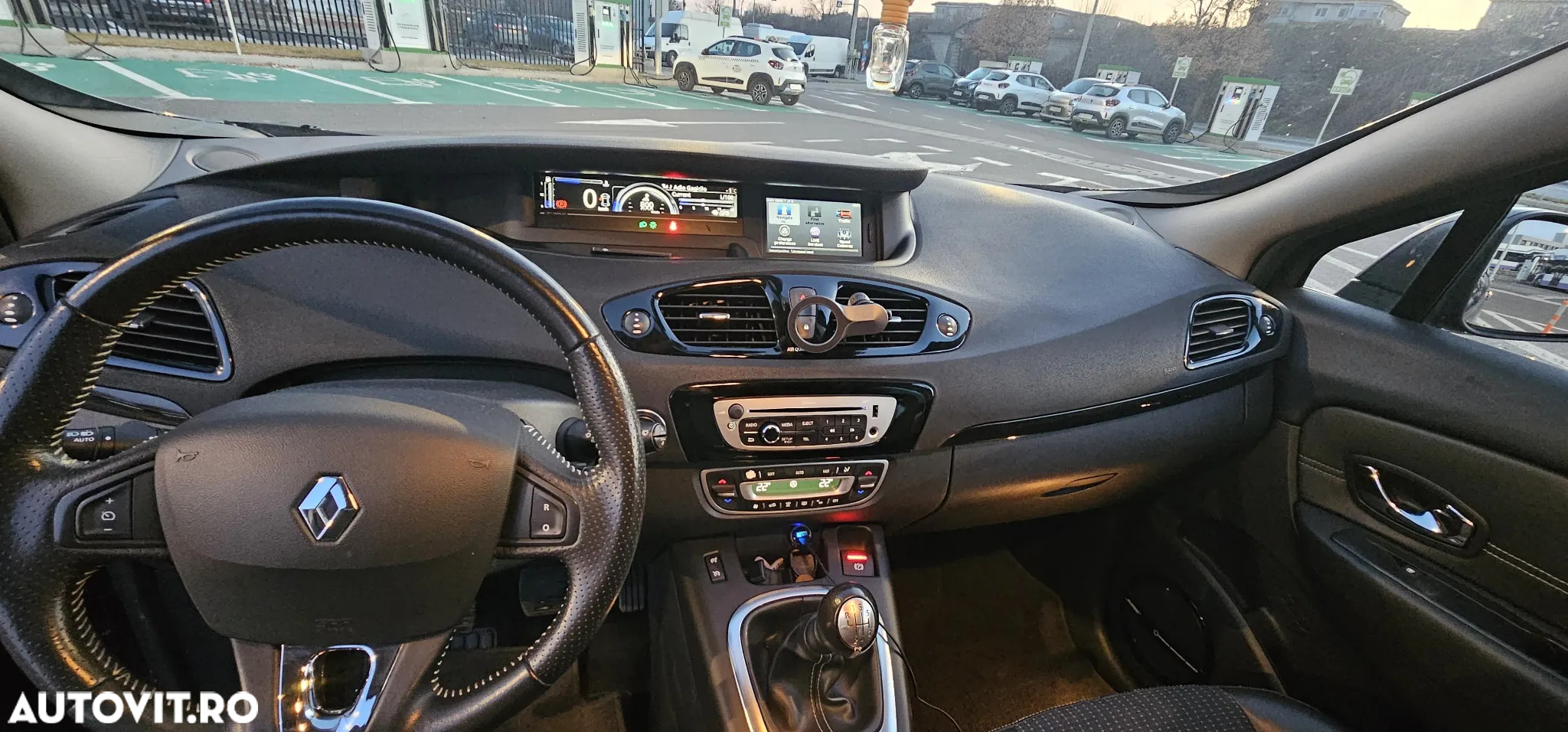 Renault Scenic ENERGY TCe 130 BOSE EDITION - 8