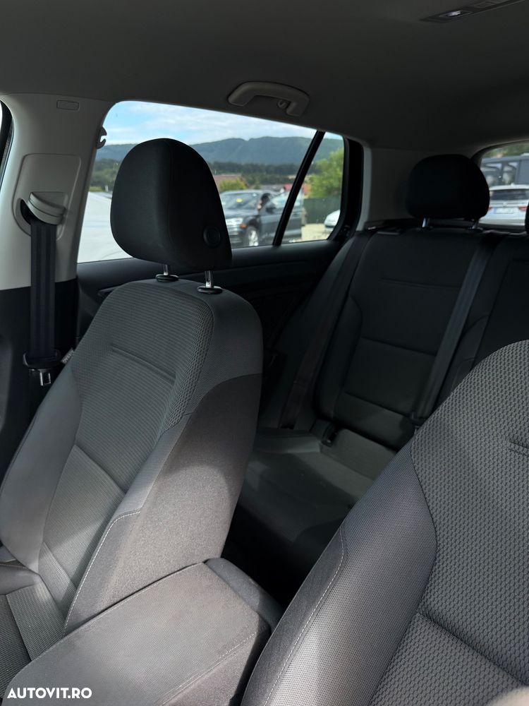Volkswagen e-Golf - 8