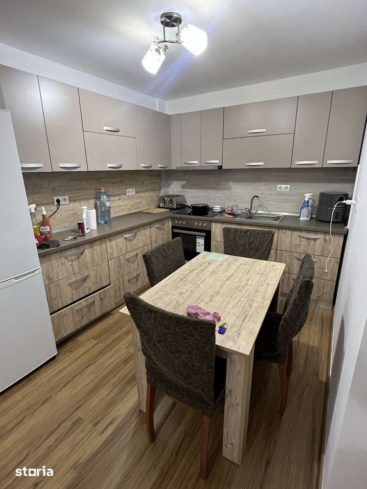Vând apartament 2 camere ETAJ 3, Str CERBULUI — fotografia 3