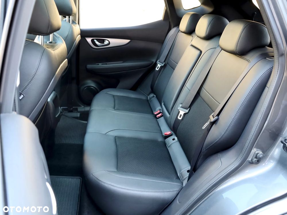 Nissan Qashqai 1.3 DIG-T N-Connecta - 22