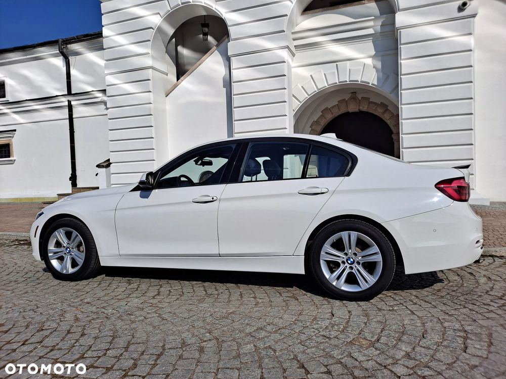 BMW Seria 3 328i xDrive Sport Line - 4