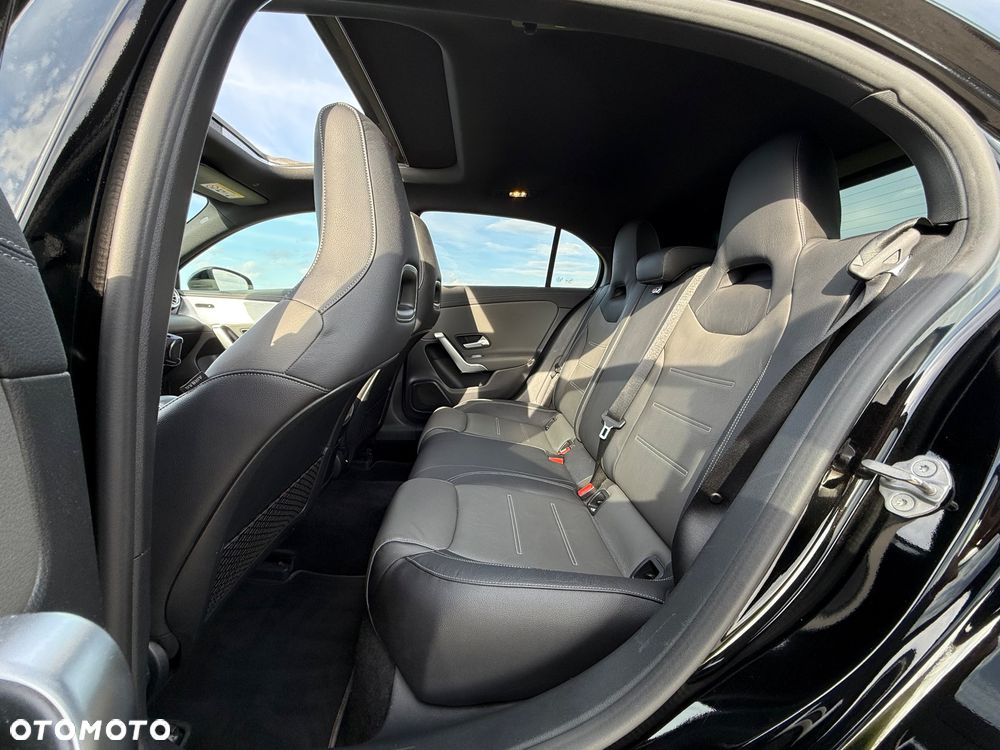 Mercedes-Benz Klasa A AMG 35 4Matic AMG Speedshift DCT 7G - 30