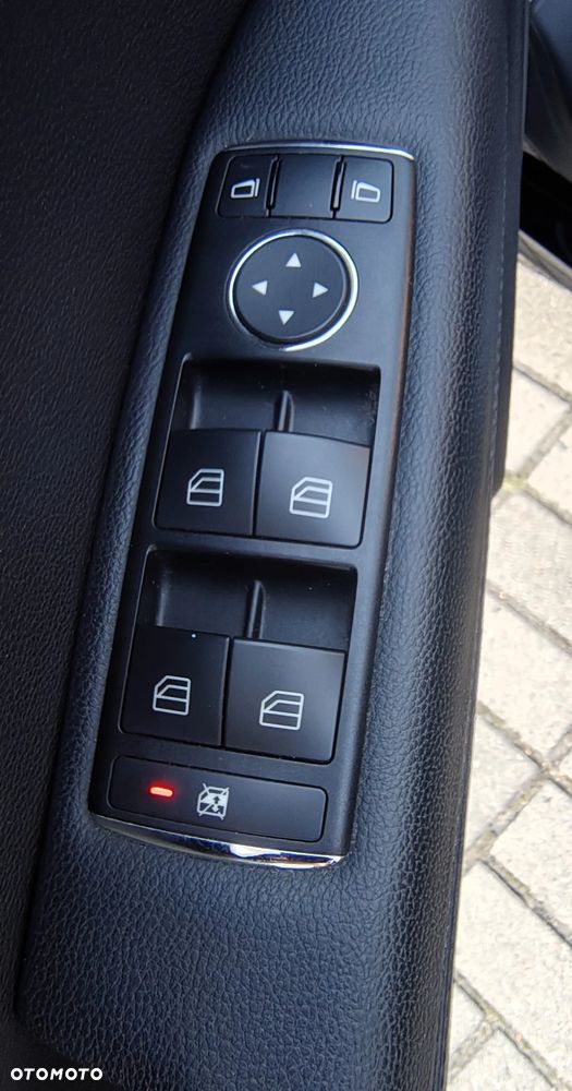 Mercedes-Benz Klasa E 250 CGI BlueEFFICIENCY Automatik Elegance - 24