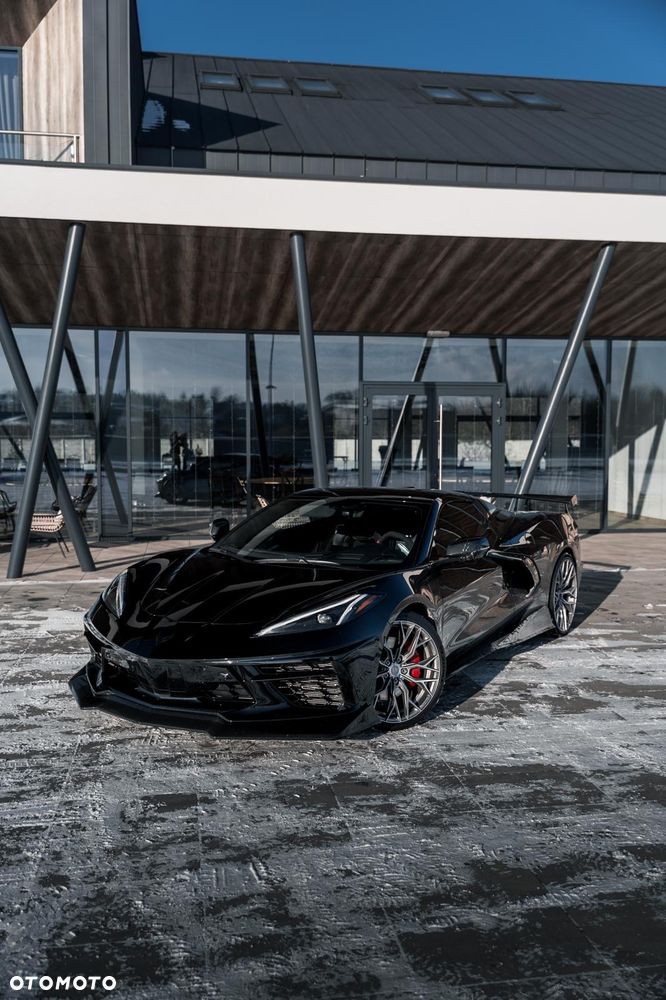 Chevrolet Corvette - 12