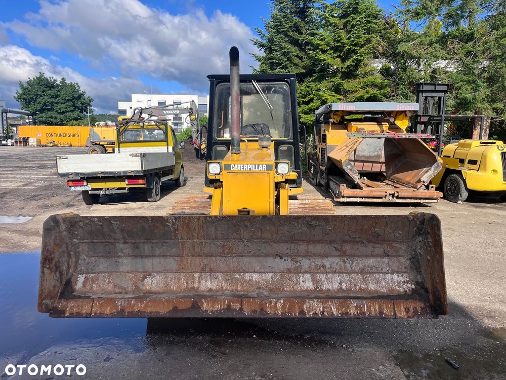 Caterpillar D4C - 3