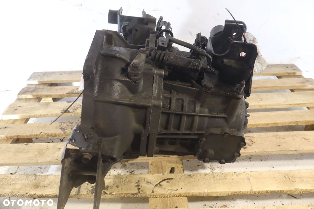 SKRZYNIA BIEGÓW 5 BIEGOWA KIA SPORTAGE II 2.0 16V L5 - 4