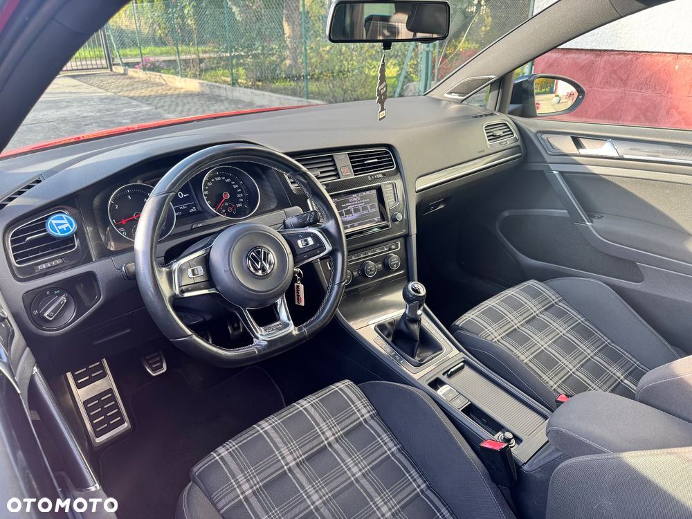 Volkswagen Golf 2.0 TDI BMT GTD - 7