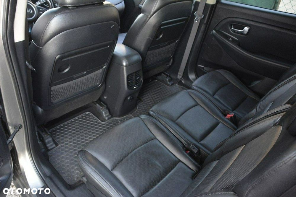Kia Carens 1.7 CRDi L 7os - 29