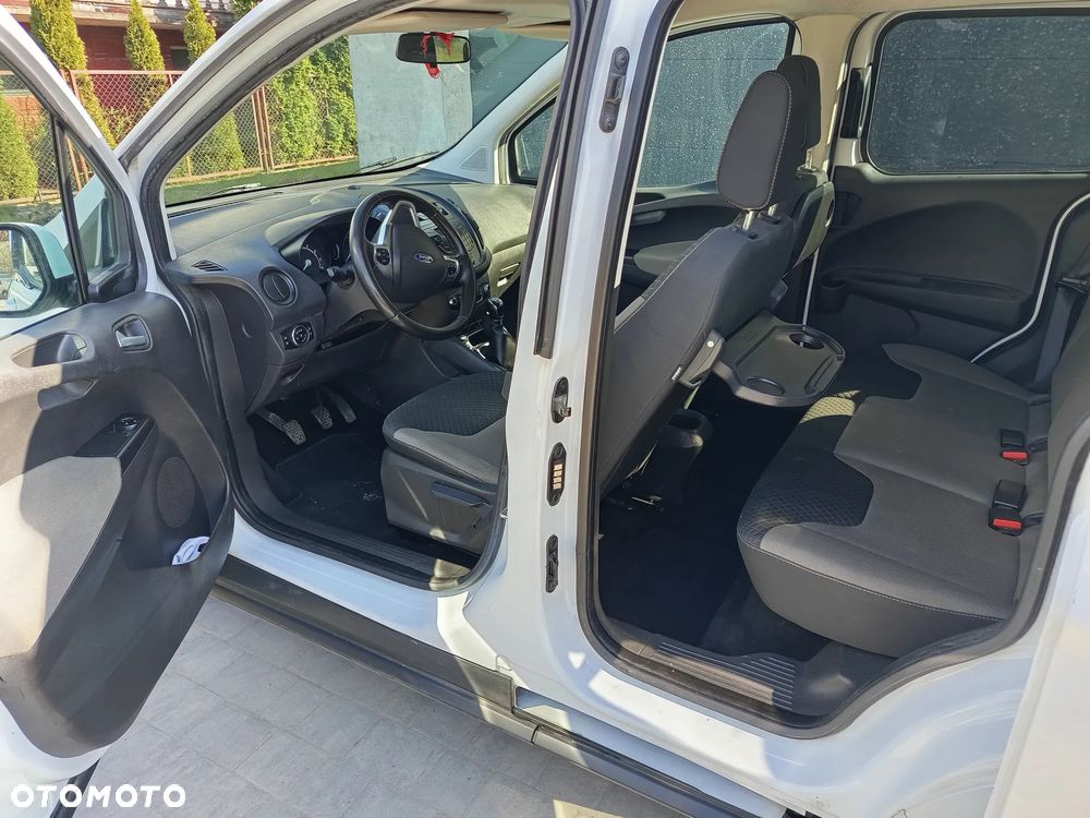 Ford Tourneo Courier - 8