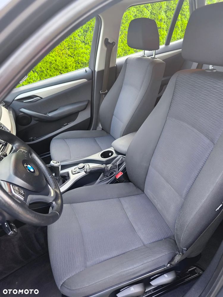 BMW X1 sDrive18d xLine - 19